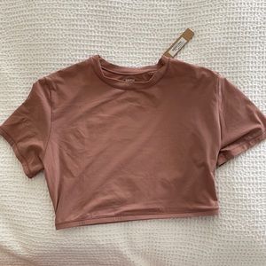 SKIMS! fits everybody super cropped t-shirt! Size small!